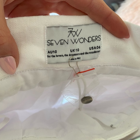 Linen shorts with rope tie - Picture 3 of 3